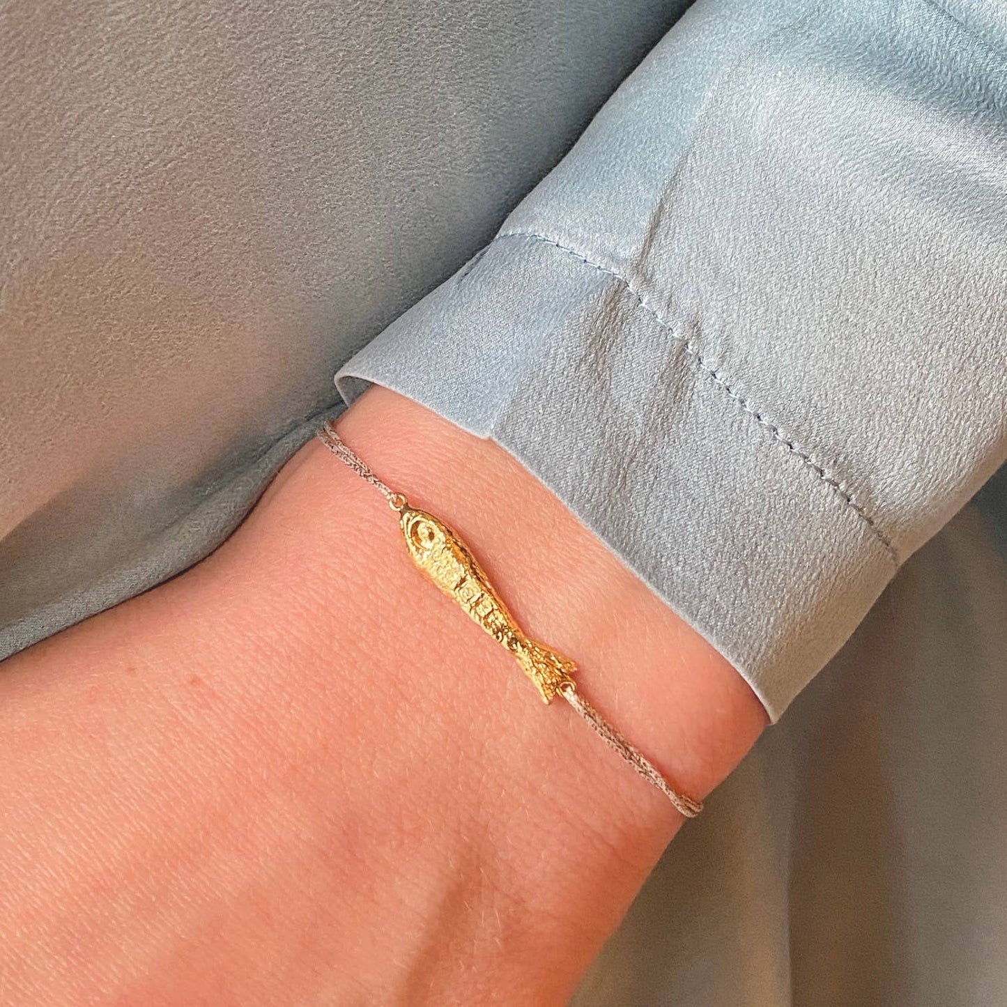 Gold Ablette Fish Bracelet with Lurex Thread: France