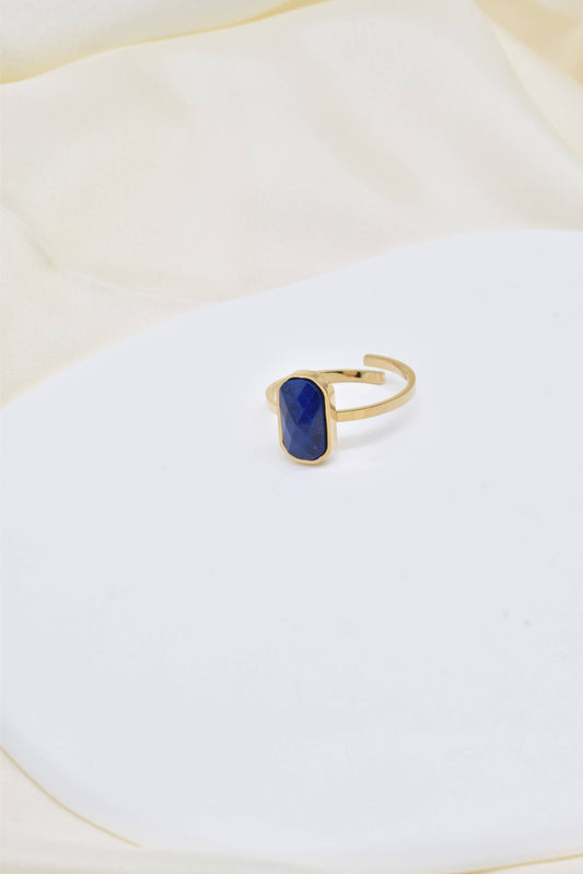 Gold Ring with Lapis Lazuli Stone: France