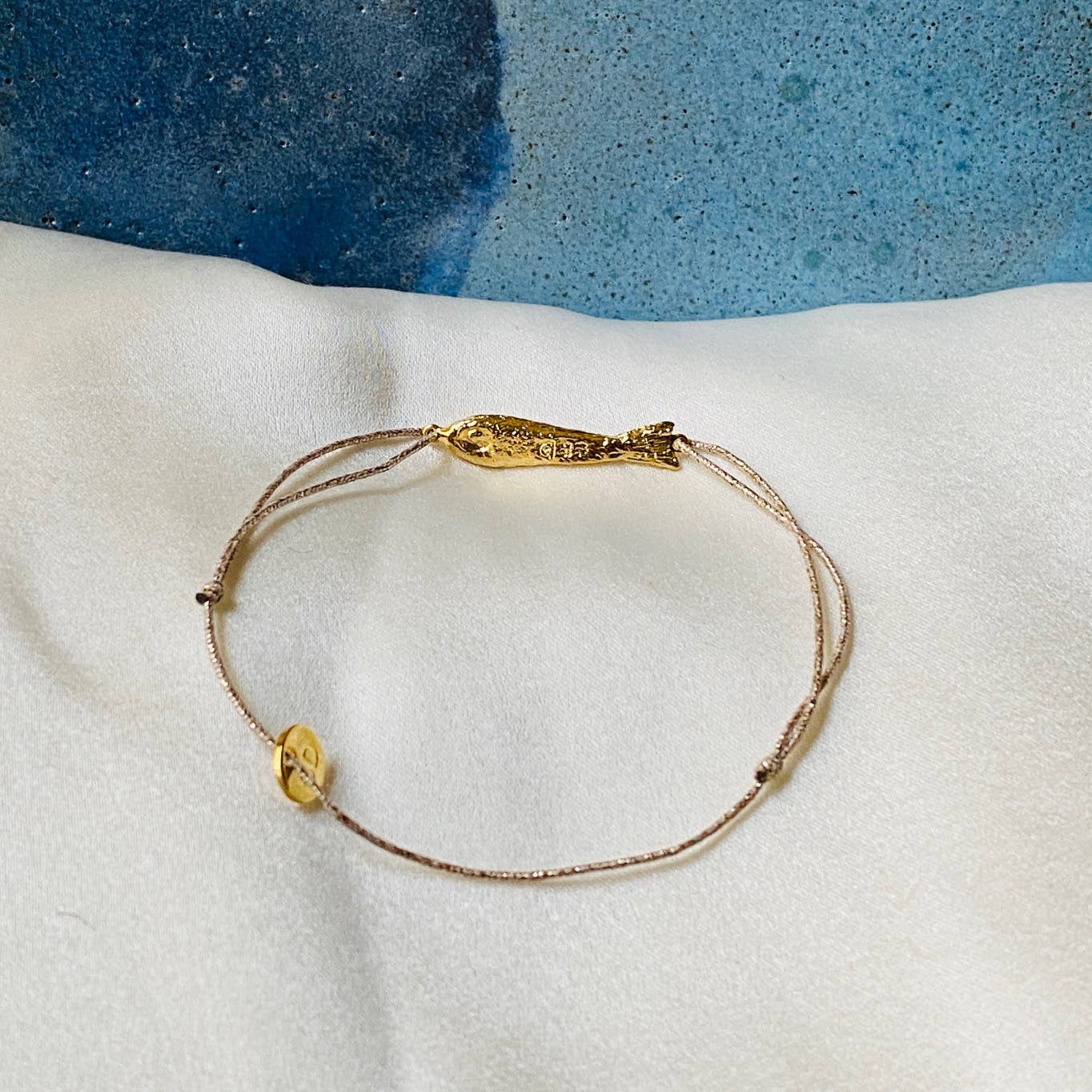 Gold Ablette Fish Bracelet with Lurex Thread: France